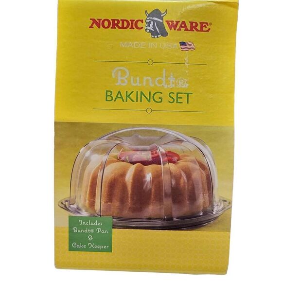NORDICWARE Bundt Baking Set - Bundt Pan/Cake Keeper NEW - Picture 4 of 7